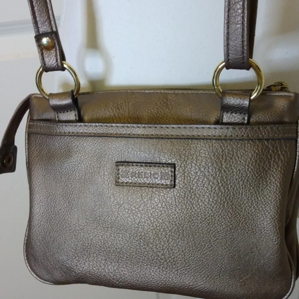 Relic pebbled leather-look metallic crossbody bag, gold tone trim, NWOT
